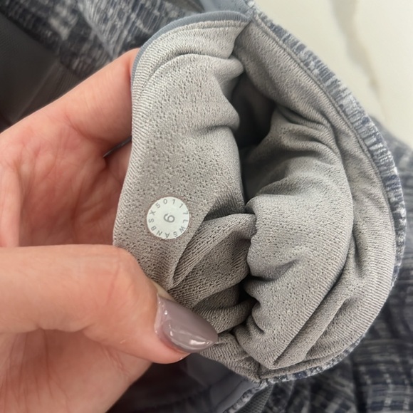 Lululemon inspire tight II mesh grey leggings size 6 - Picture 8 of 8